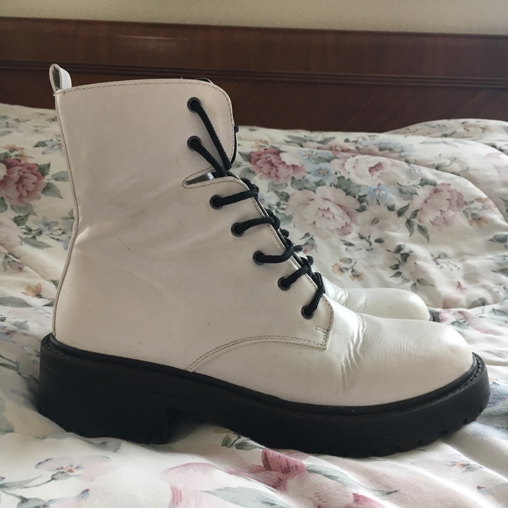 White Madden Girl boots !!